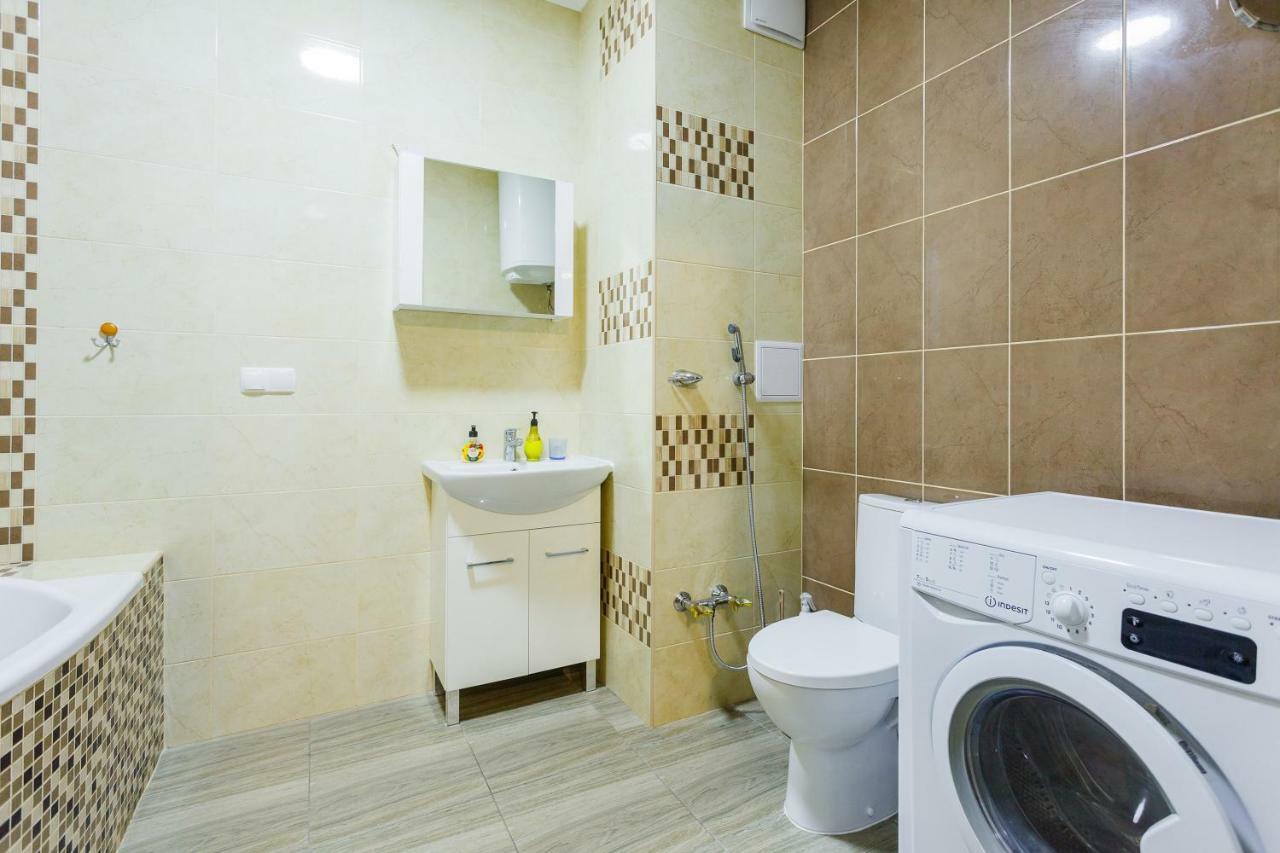 Солнечная Квартира На Ломоносова 71, Вднх Kyiv Exterior photo